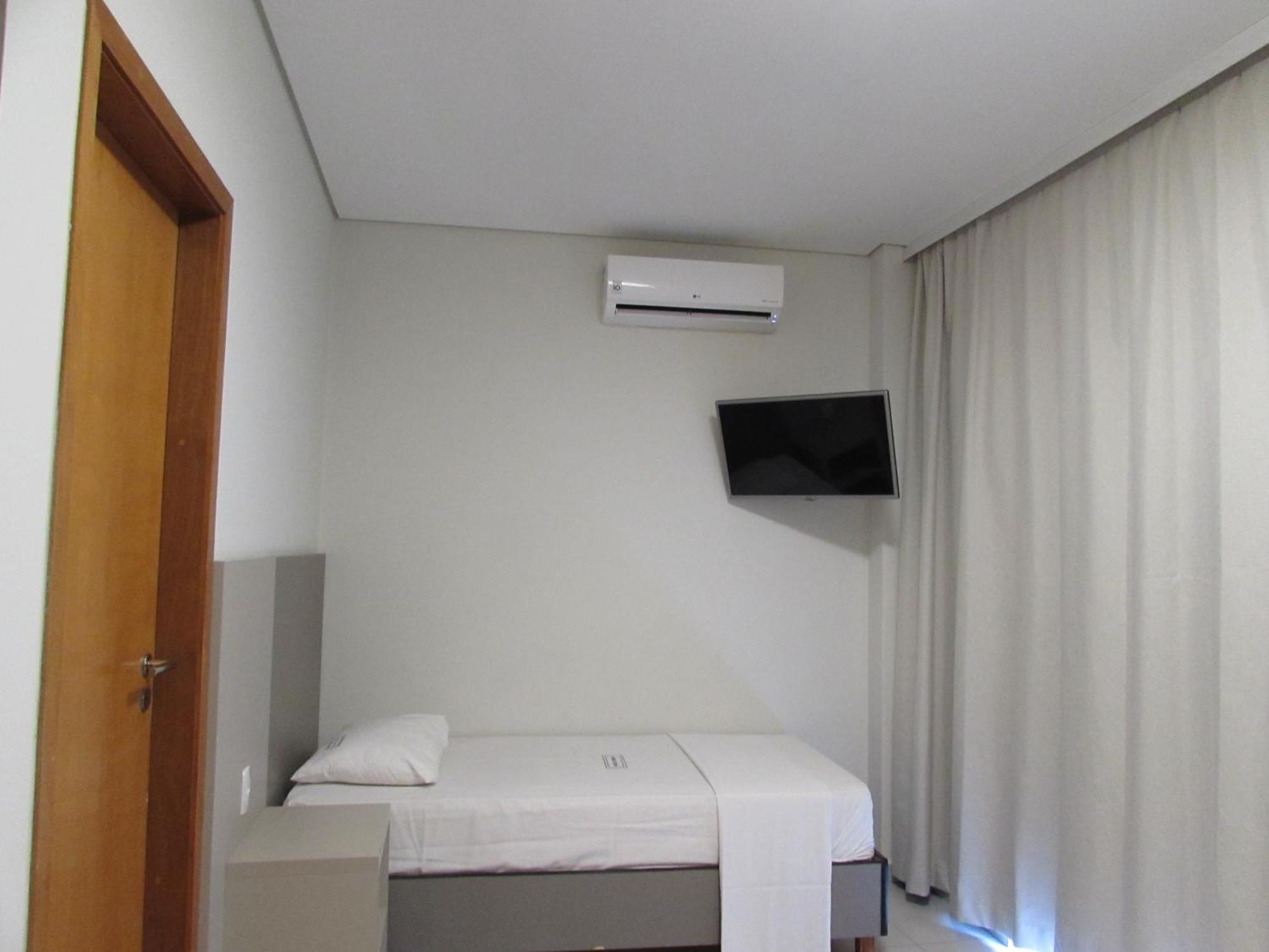 Hotel Urbis A 10 Minutos Rua 25 De Marco, Bras,Bom Retiro,A 2 Minutos Do Mirante Sampa Sky Сан-Пауло Экстерьер фото