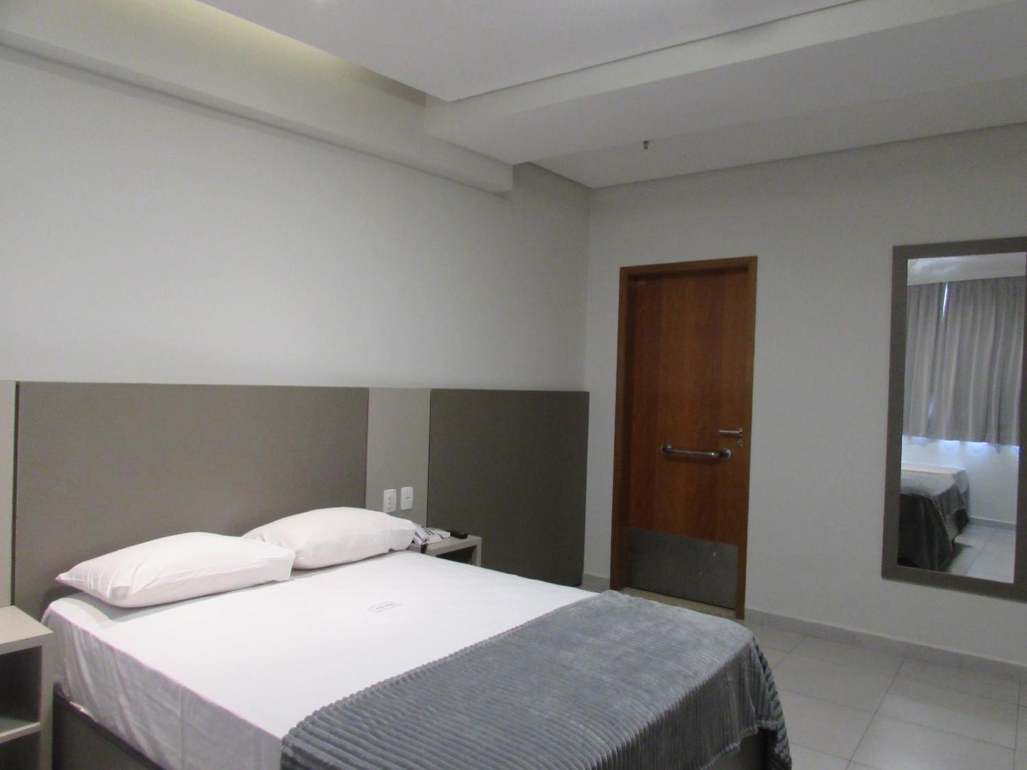 Hotel Urbis A 10 Minutos Rua 25 De Marco, Bras,Bom Retiro,A 2 Minutos Do Mirante Sampa Sky Сан-Пауло Экстерьер фото